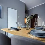 Stylish - Designed For Your Perfect דירה